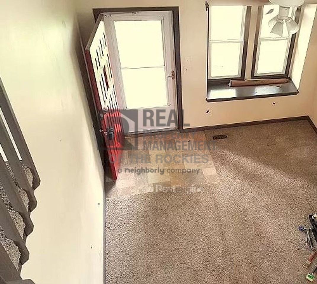 1599 Wellington Ct - Photo 7 of 15