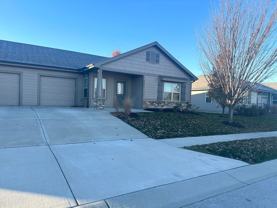 8227 Southeast Maple Court - Photo 1 of 1