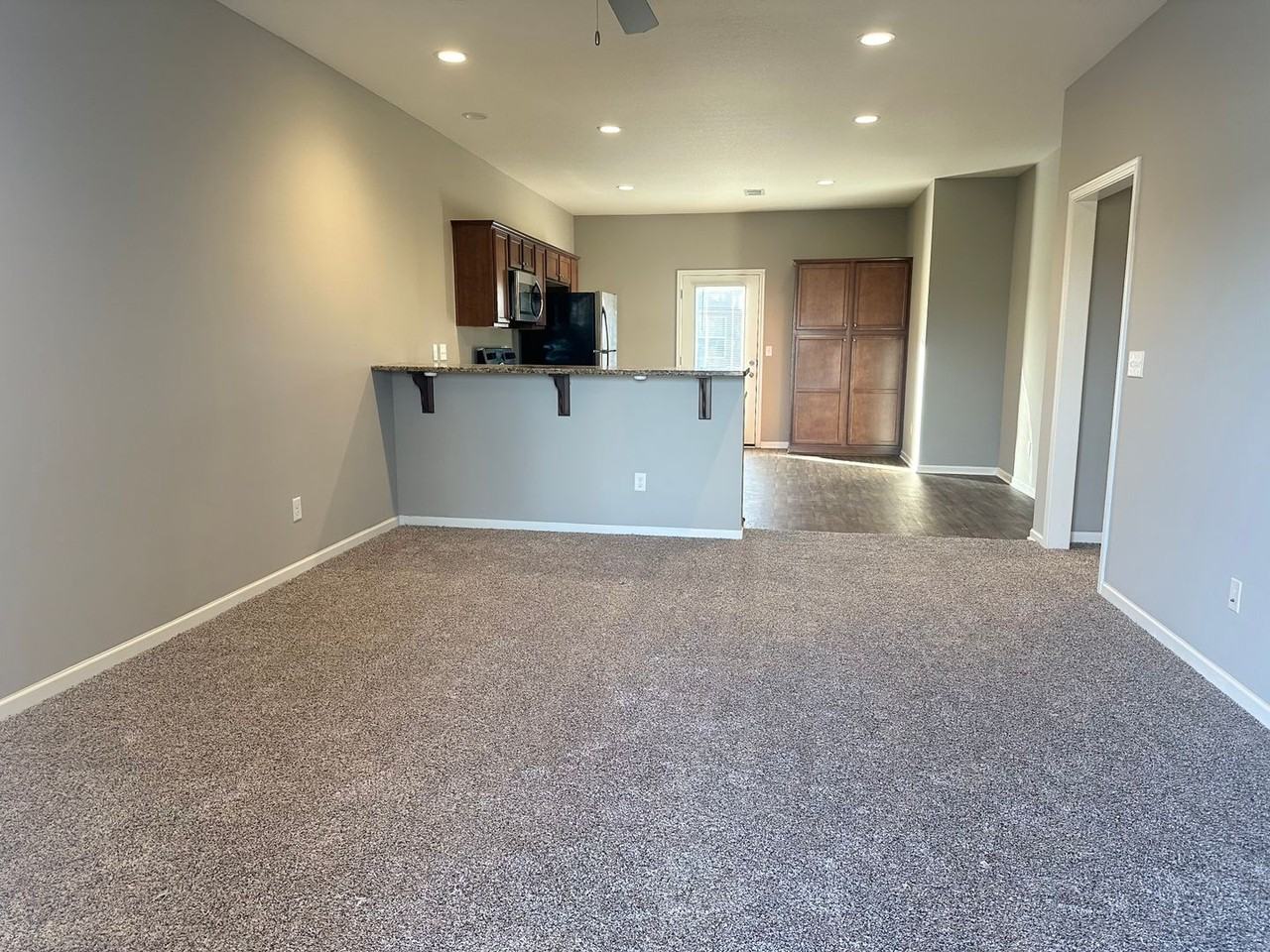 8227 Maple Ct - Photo 2 of 10