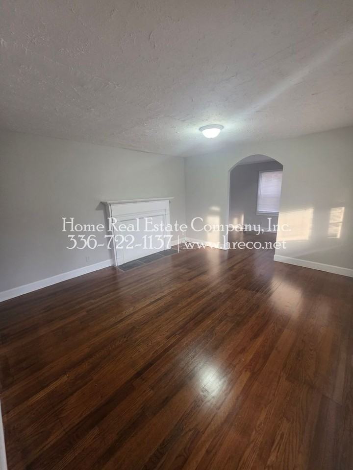 1209 East 3rd Street - Photo 3 of 10