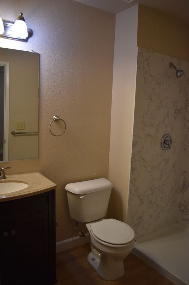 1037 Eisenhower Way - Photo 6 of 14