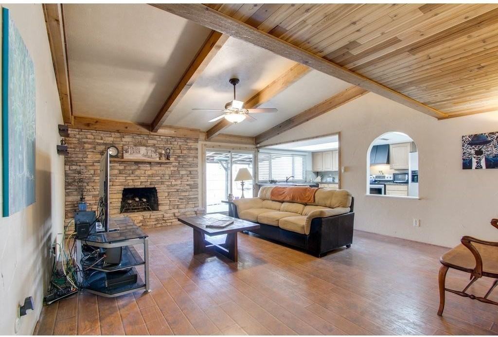 11045 Mccree Rd - Photo 3 of 20