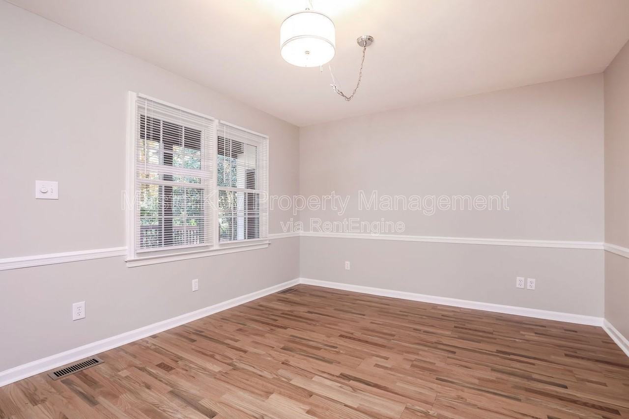 4017 Grimstead Ln - Photo 6 of 37