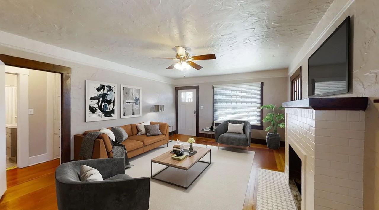 921 N Sierra St - Photo 2 of 25