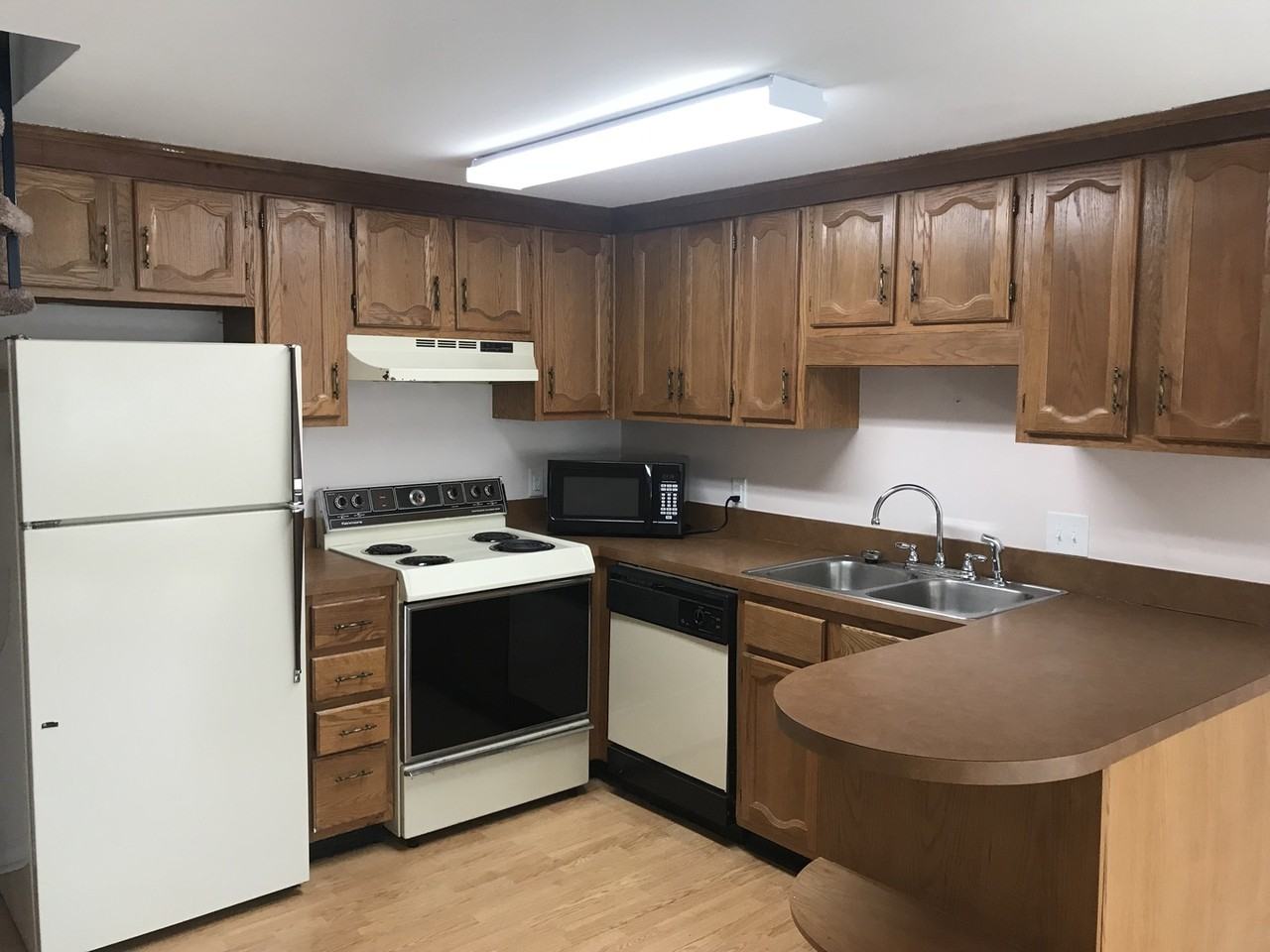 1210 Benna Drive #D - Photo 3 of 9