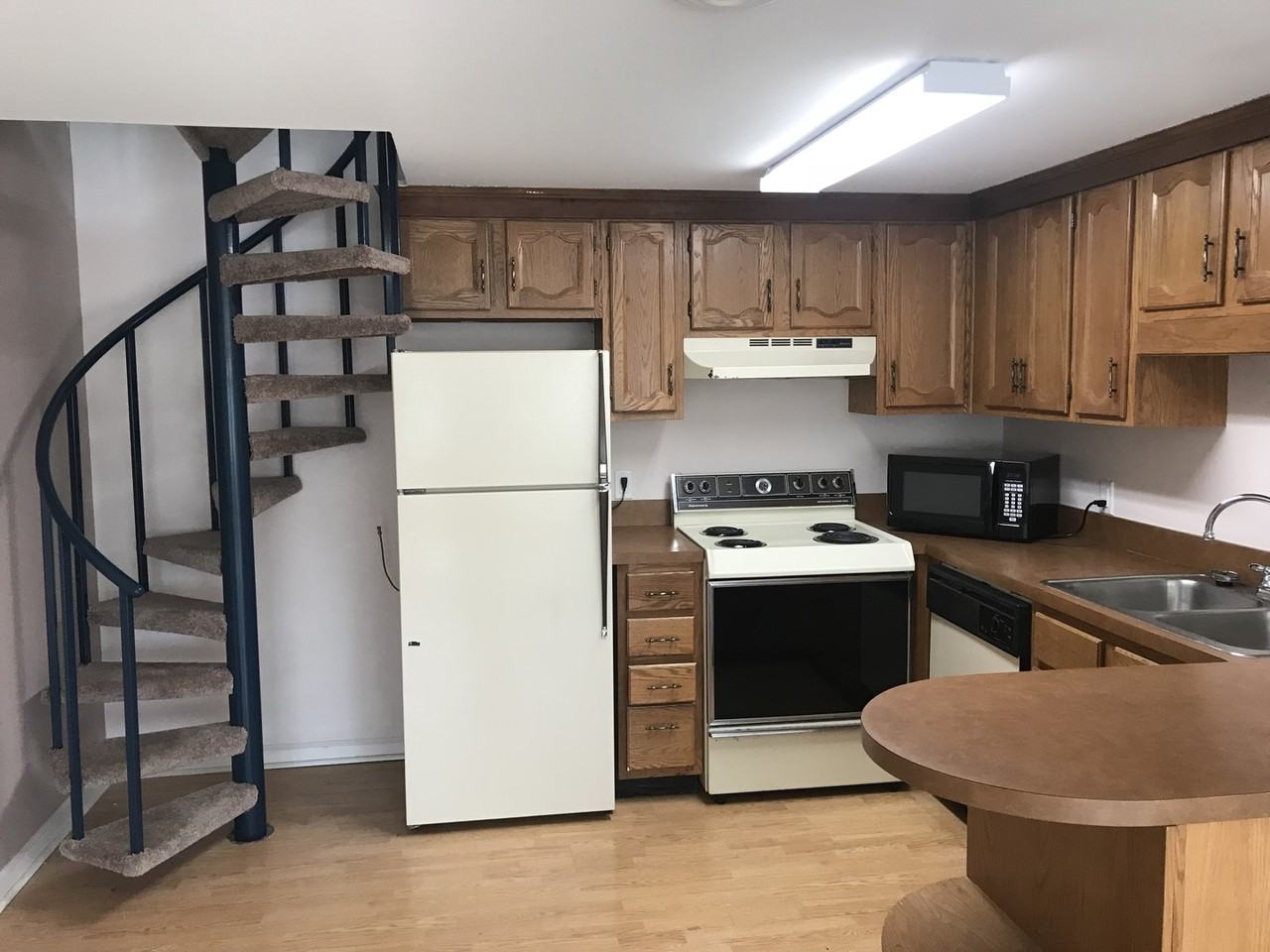 1210 Benna Drive #D - Photo 4 of 9