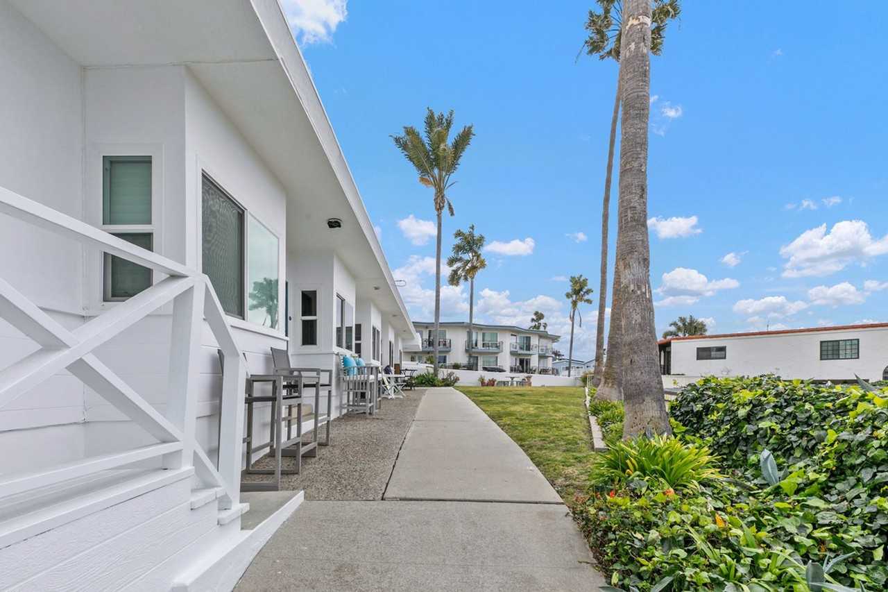 420 Monterey Ln ##1b - Photo 3 of 18