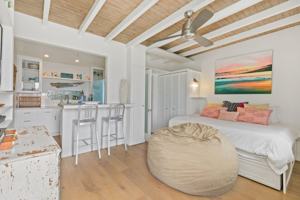 featured image of 420 Monterey Ln ##1b