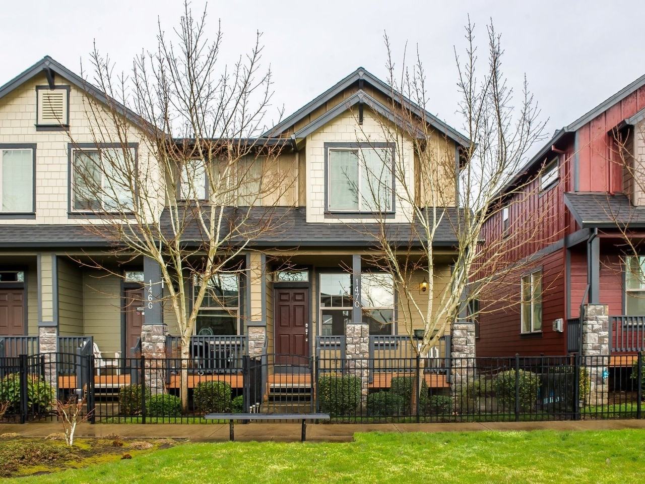 1470 Northeast Redspire Lane