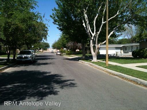 1029 Valiant St - Photo 2 of 20