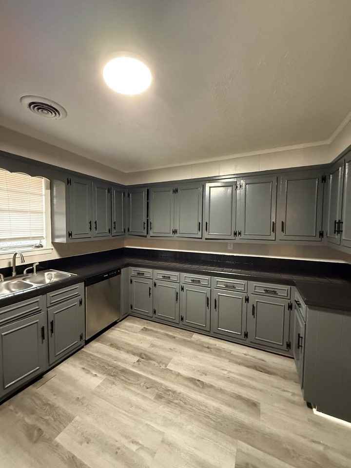 451 South Thomas Street - Photo 4 of 20