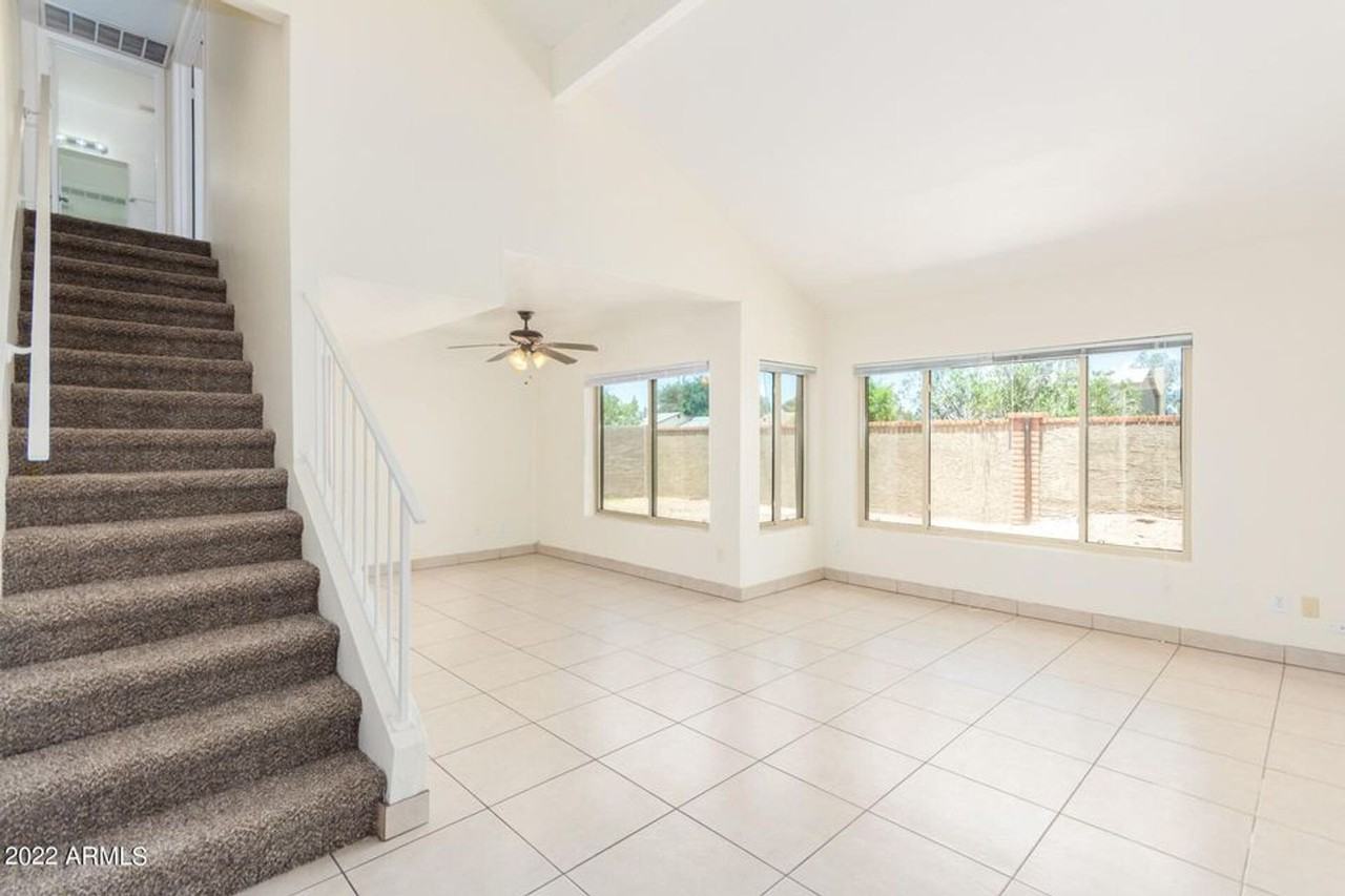 2415 West Greenway Road #3 - Photo 3 of 23