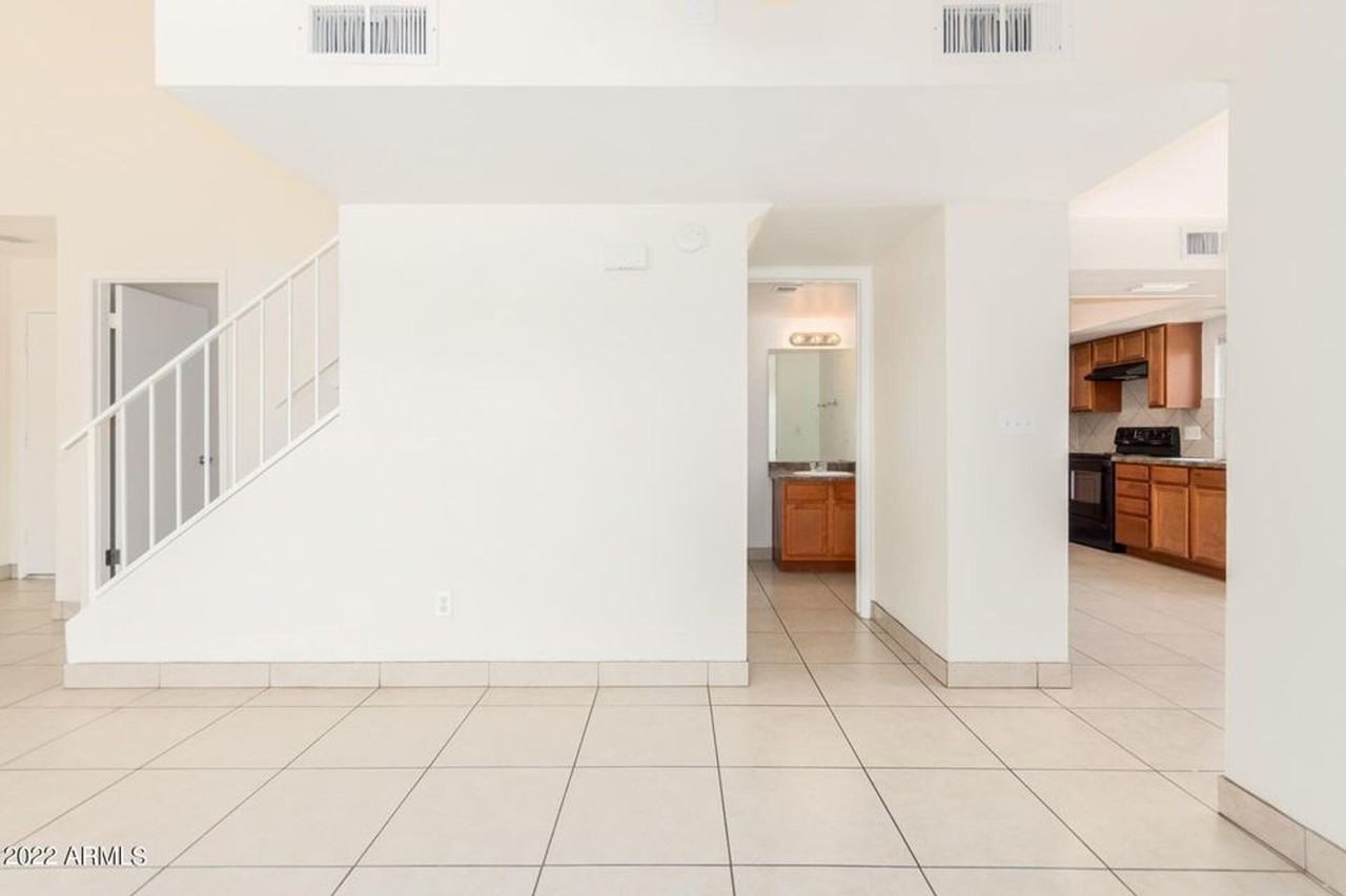 2415 West Greenway Road #3 - Photo 5 of 23