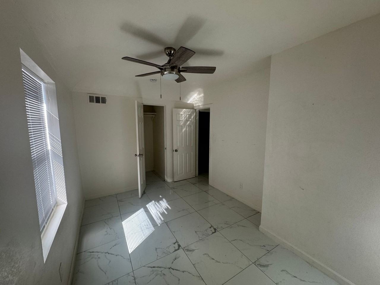 332 West Illinois Street #2 - Photo 3 of 6