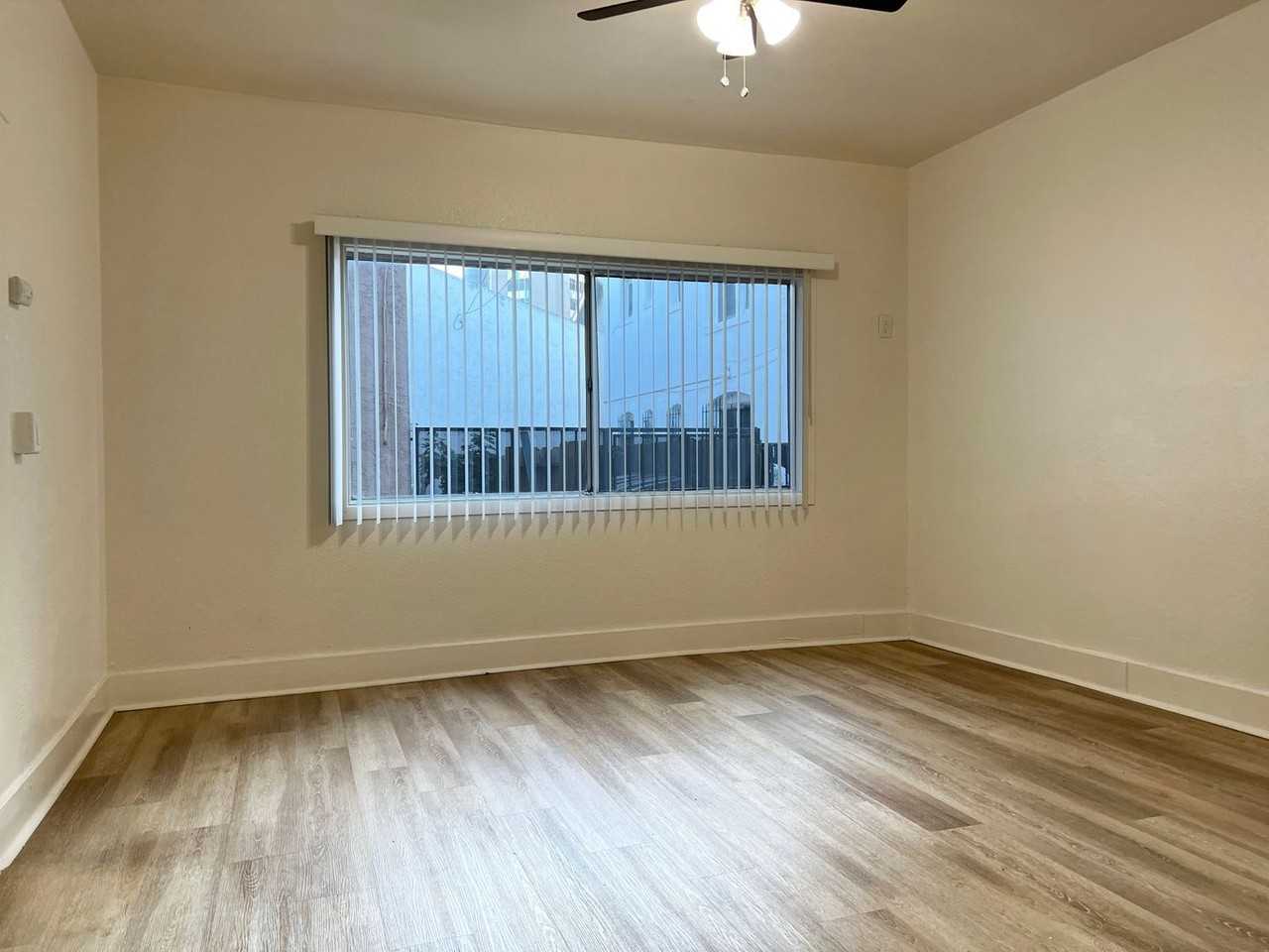 LB0227 - Photo 3 of 16