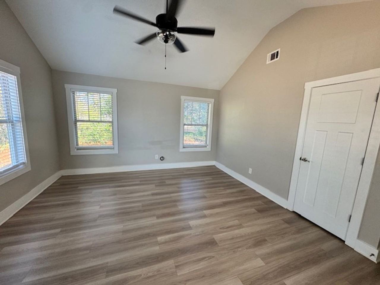 515 Boulevard - Photo 3 of 8