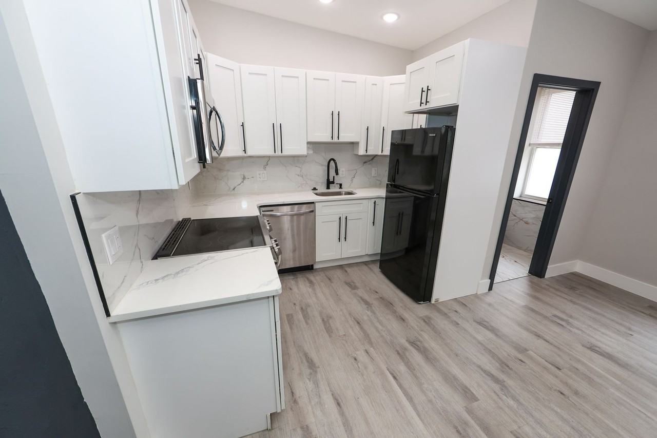 3565 Kensington Avenue - Photo 5 of 15