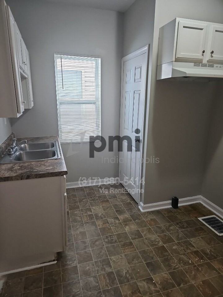 114 Adler Street - Photo 2 of 20