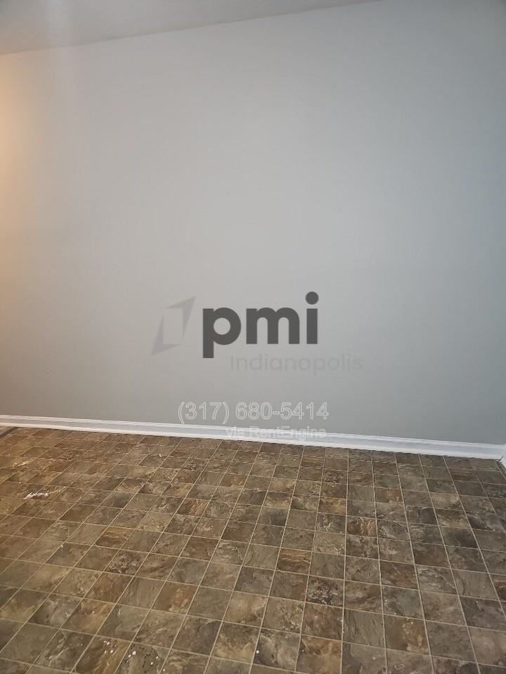 114 Adler Street - Photo 5 of 20