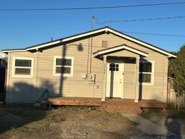 featured image of 1176 Oak Avenue