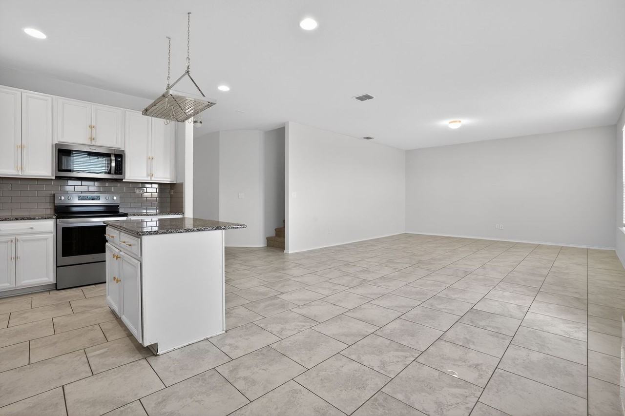 324 Autumn Rouge - Photo 4 of 21