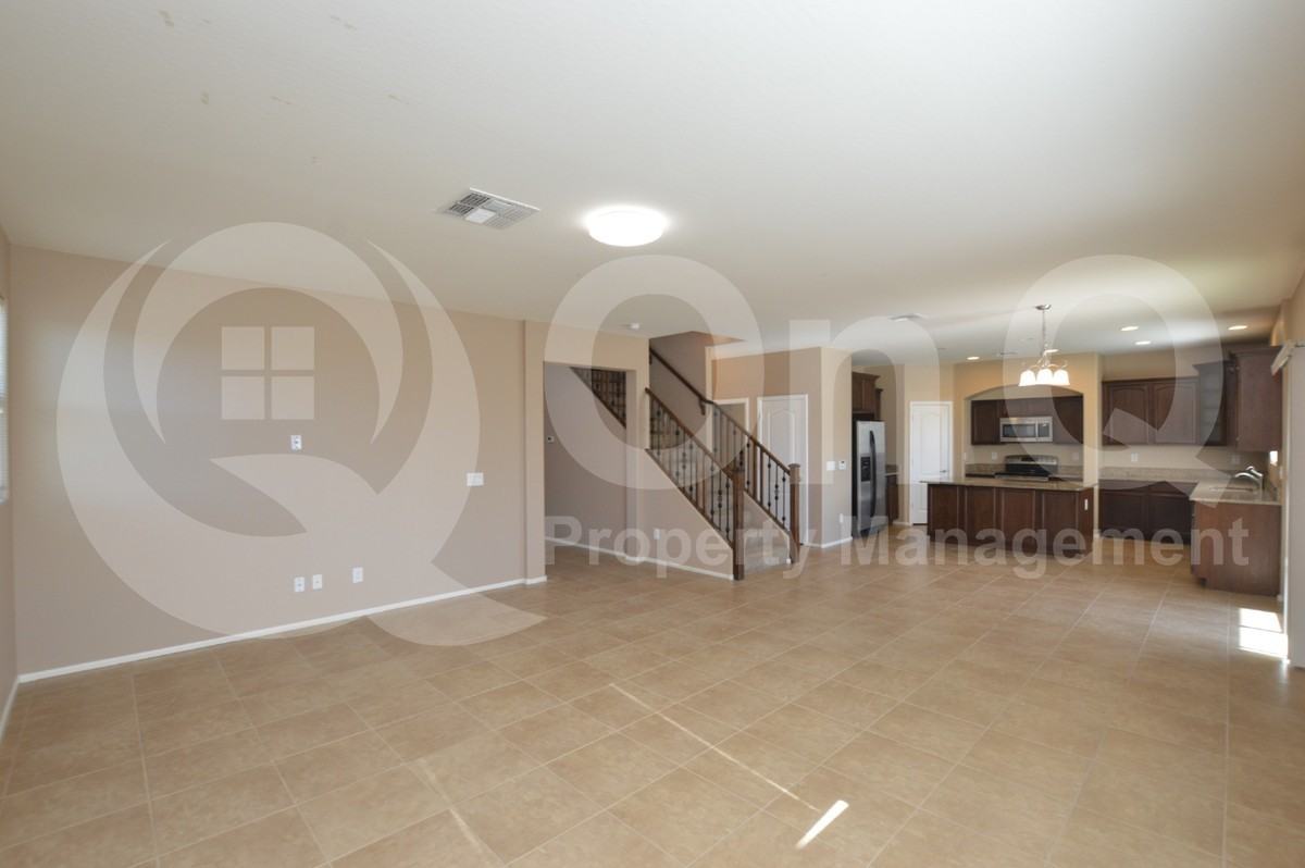 9551 W Harmony Ln - Photo 5 of 28