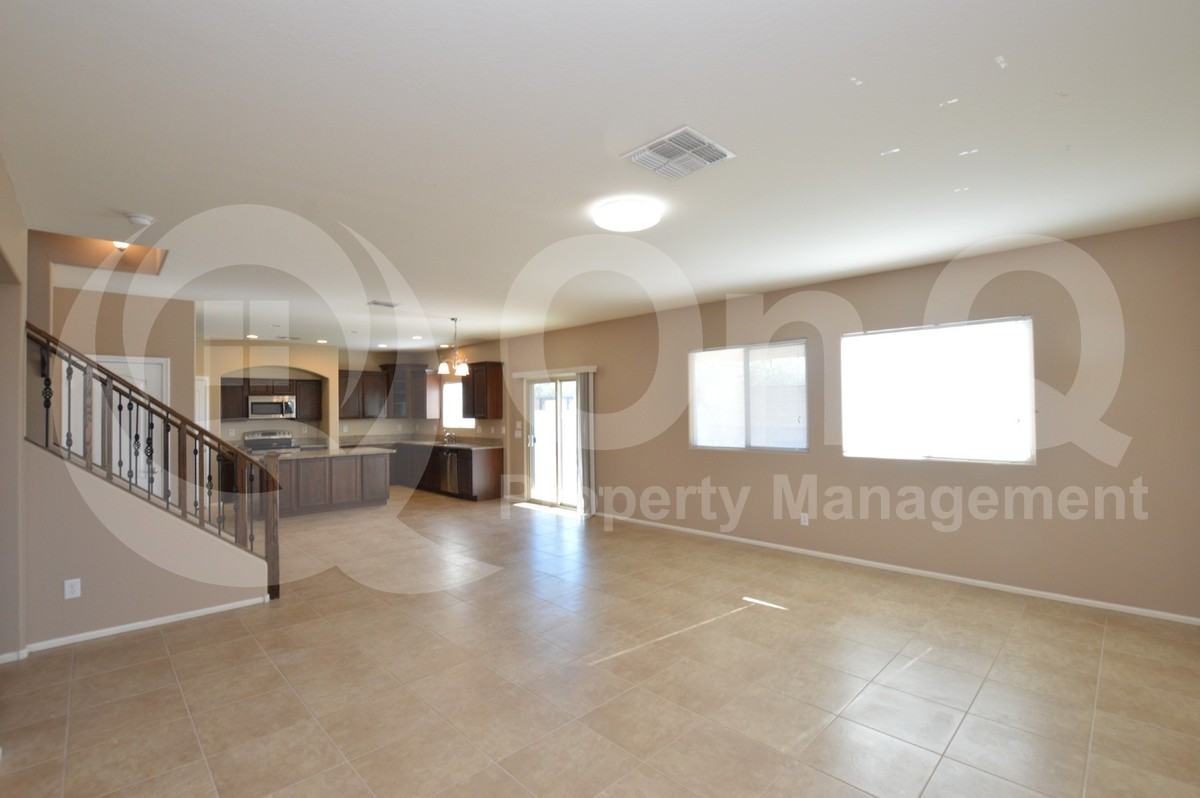 9551 W Harmony Ln - Photo 7 of 28