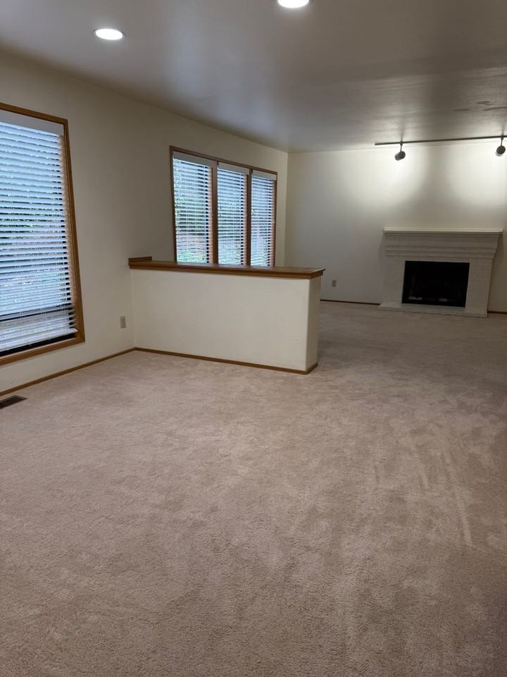 14918 Se 64th St - Photo 7 of 16