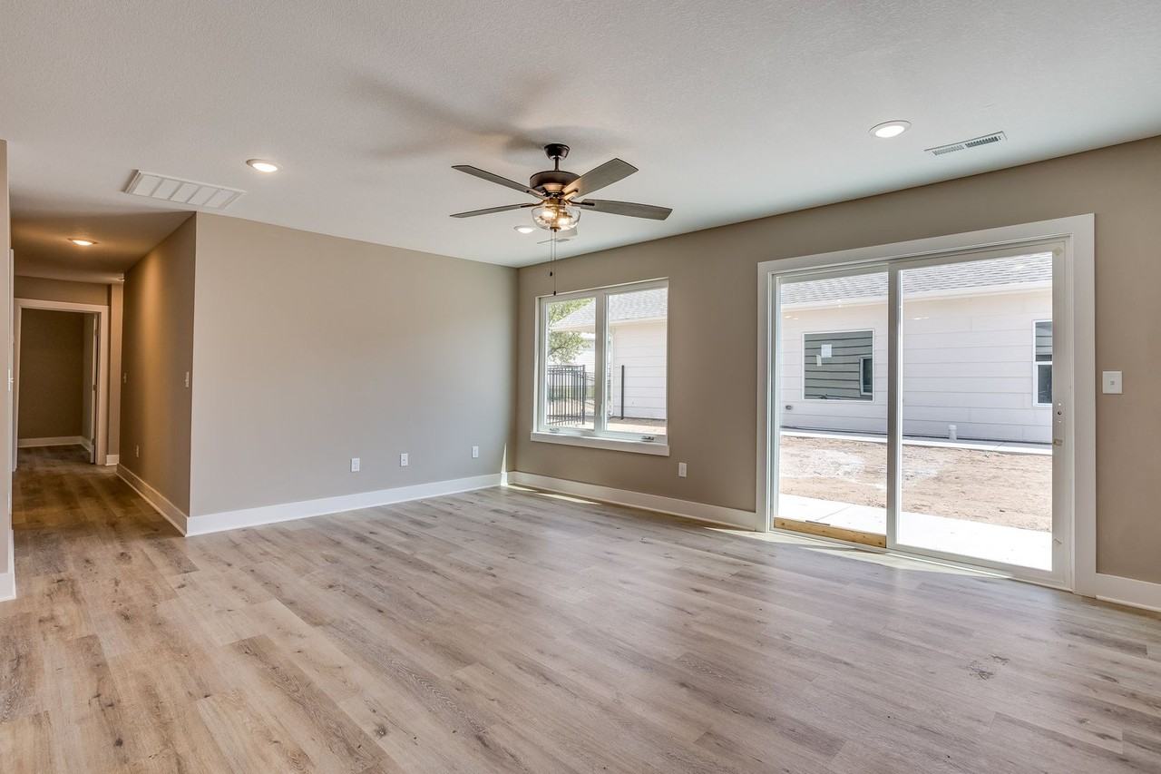 6839 W Kollmeyer St - Photo 4 of 13