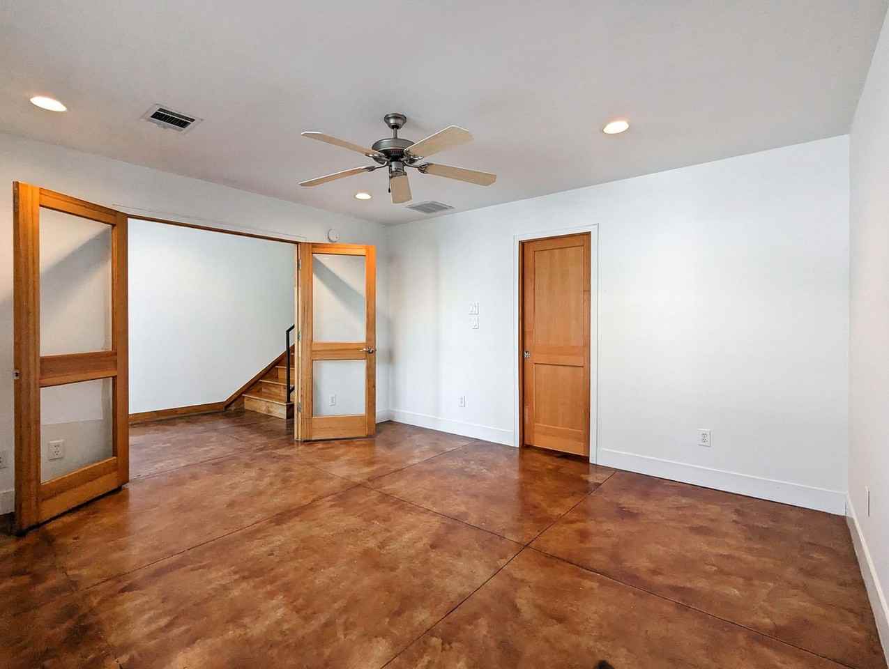 444 Oxford St - Photo 3 of 31
