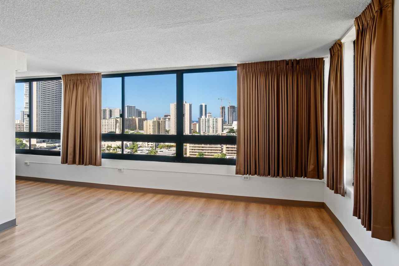 1517 Makiki St Apt 1517 #1402 - Photo 3 of 19