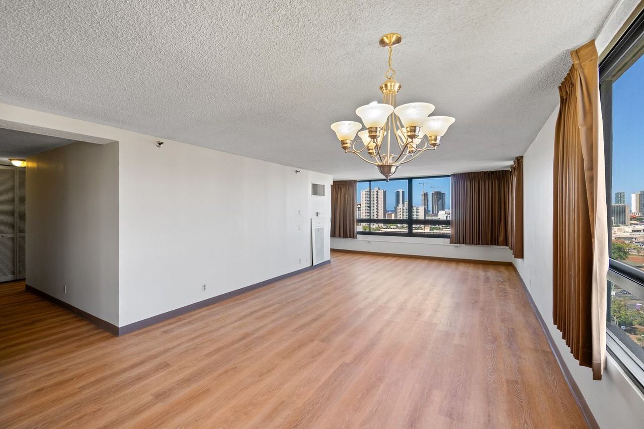 1517 Makiki St Apt 1517 #1402 - Photo 7 of 19