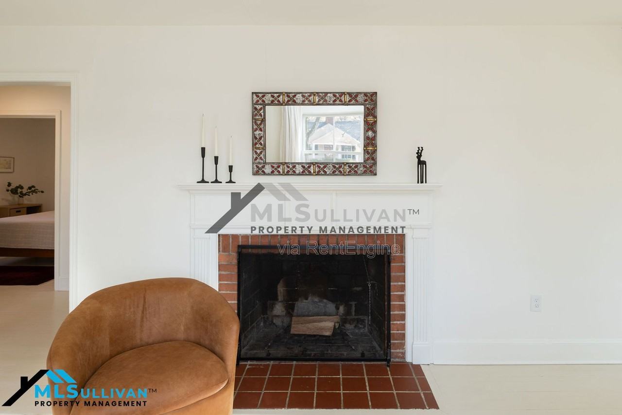 1803 Hillcrest Dr - Photo 5 of 24