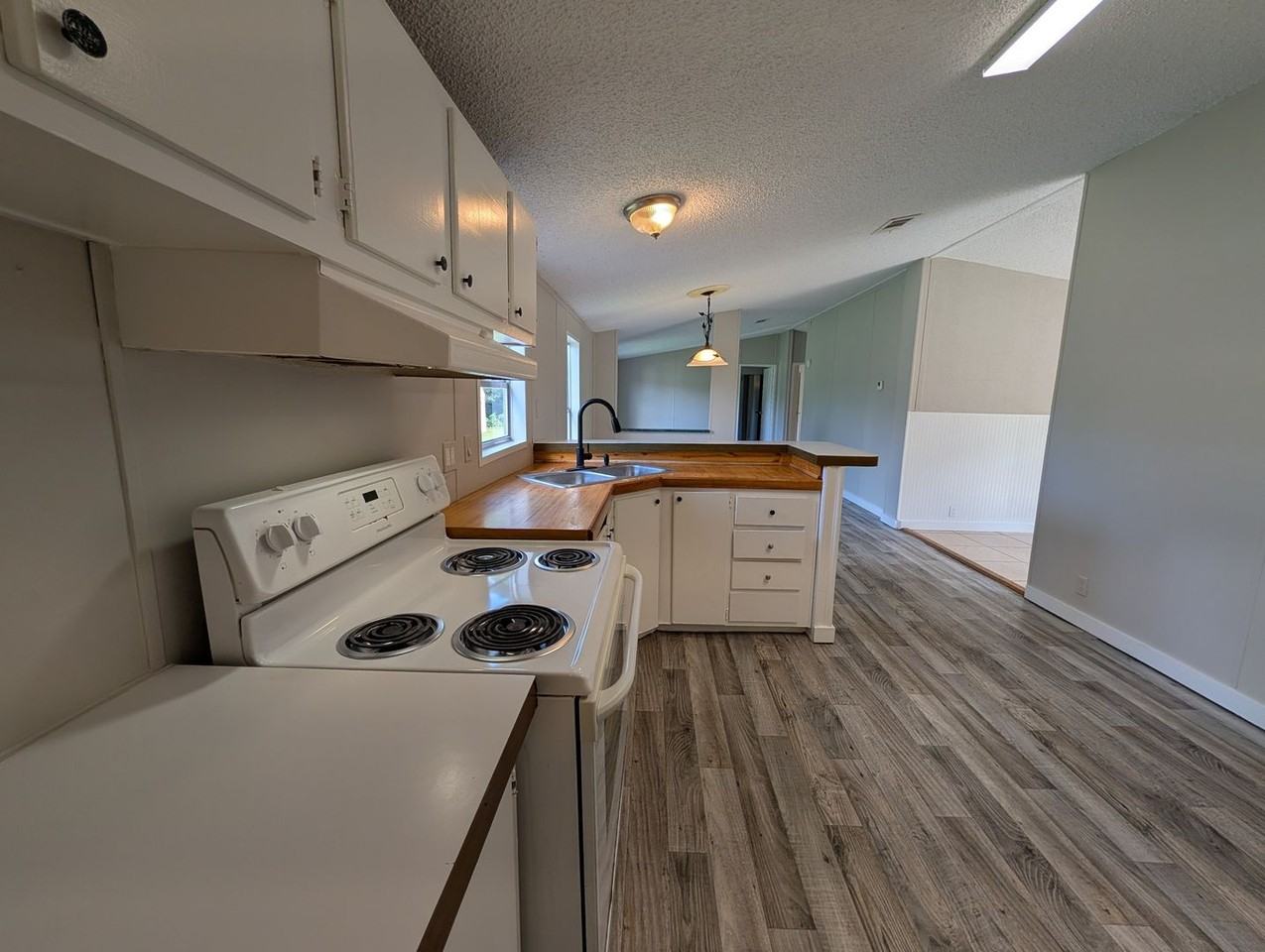 10124 Nw 17th Ave - Photo 7 of 37