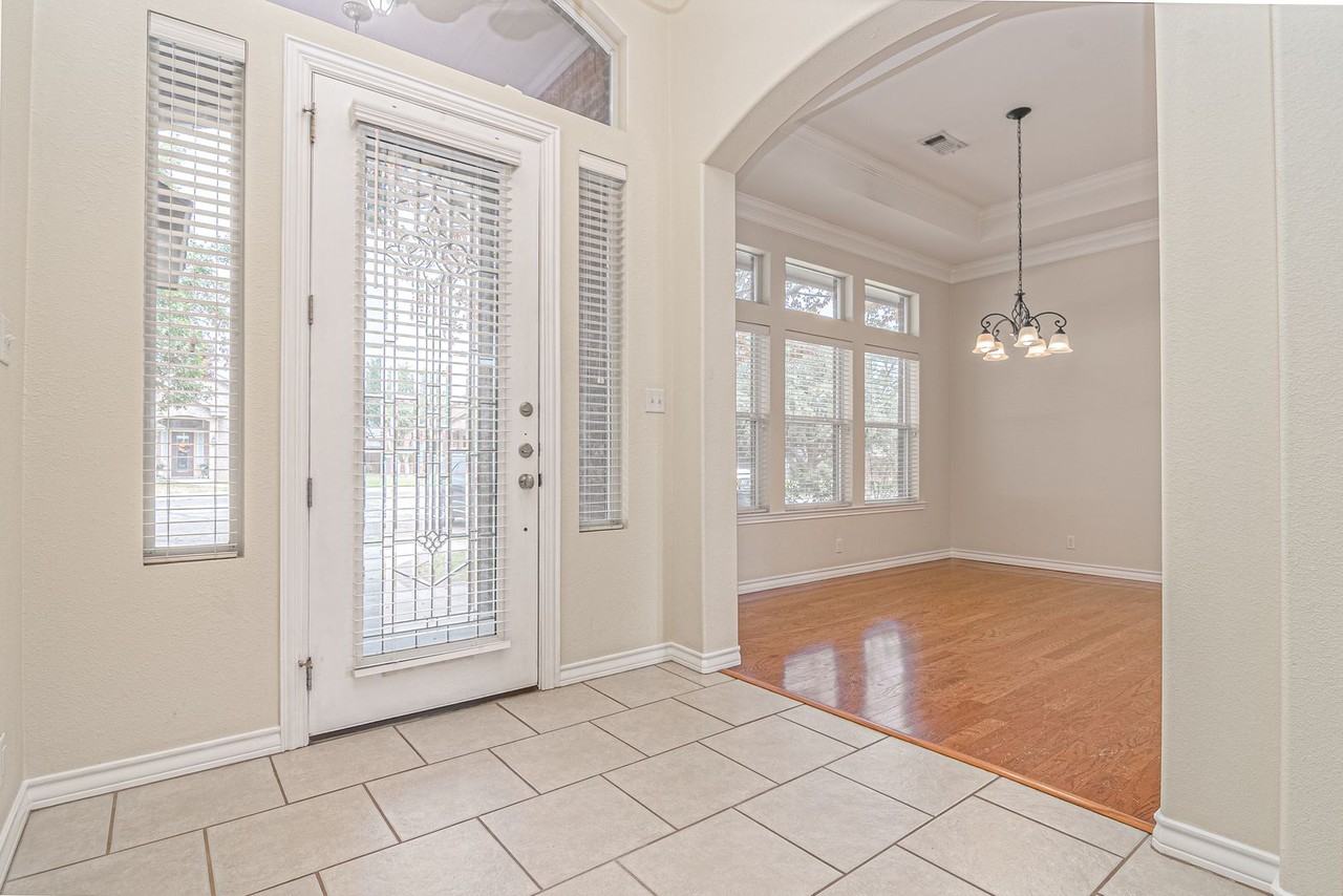 405 Springwood Ct - Photo 2 of 28