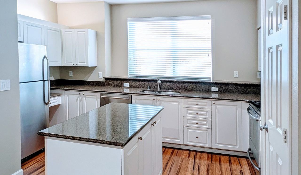 3116 164th St Sw #607 - Photo 5 of 18