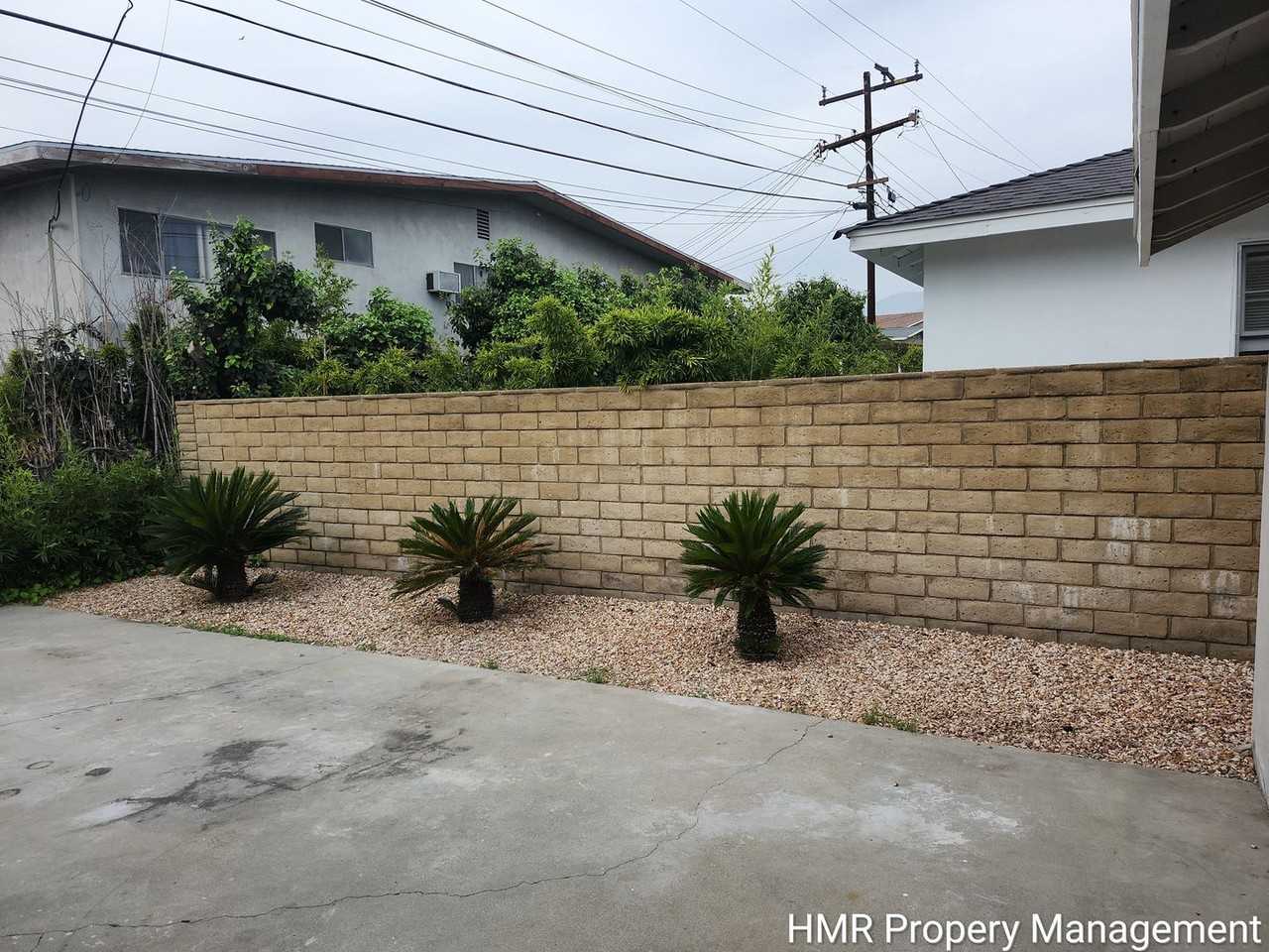 7211 Donnelly Avenue - Photo 3 of 48