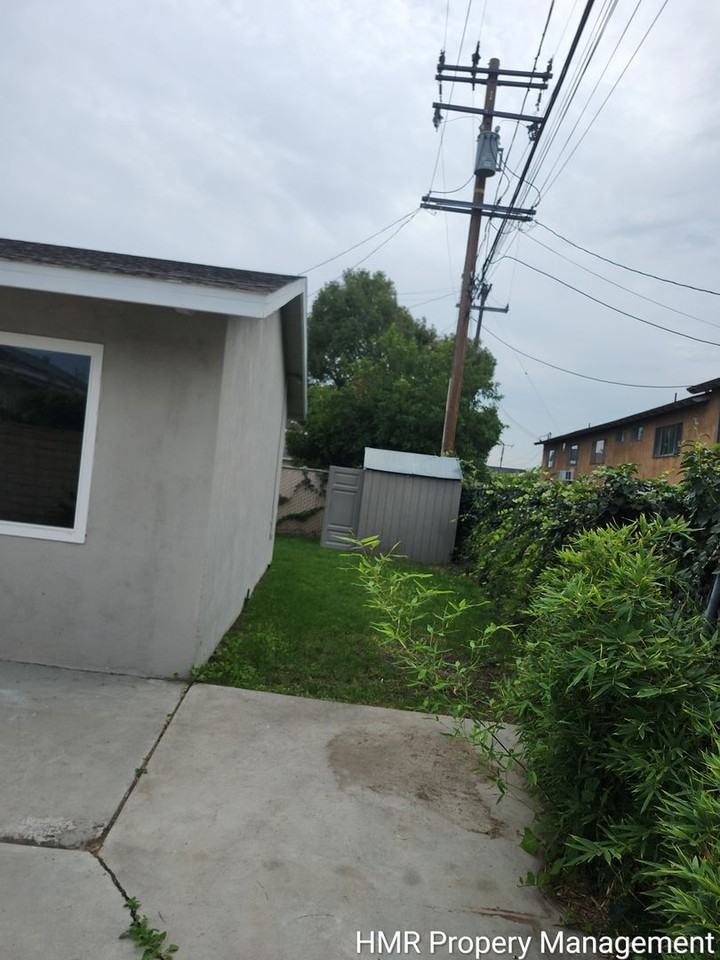 7211 Donnelly Avenue - Photo 4 of 48