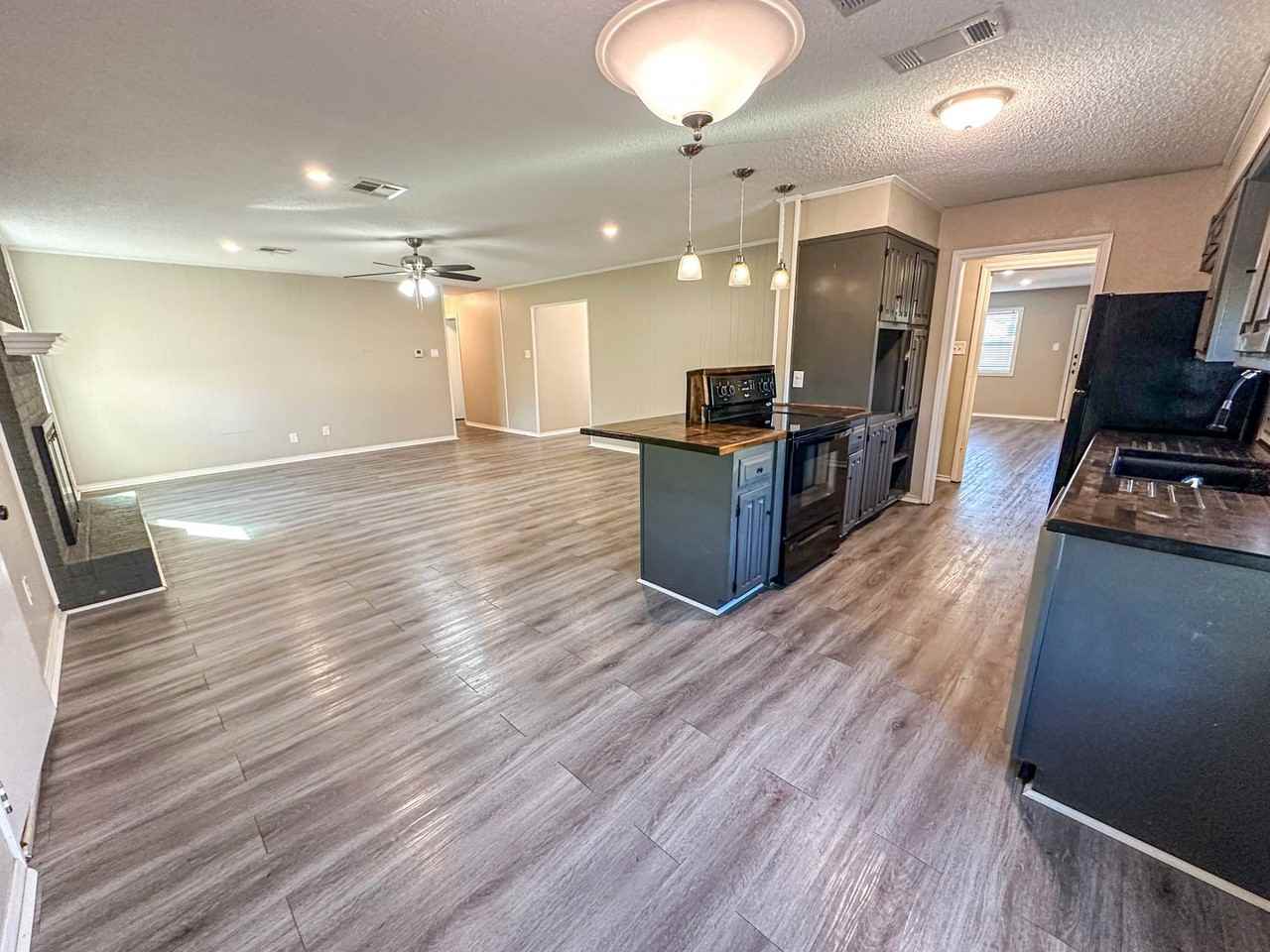 712 W Warren St - Photo 5 of 20