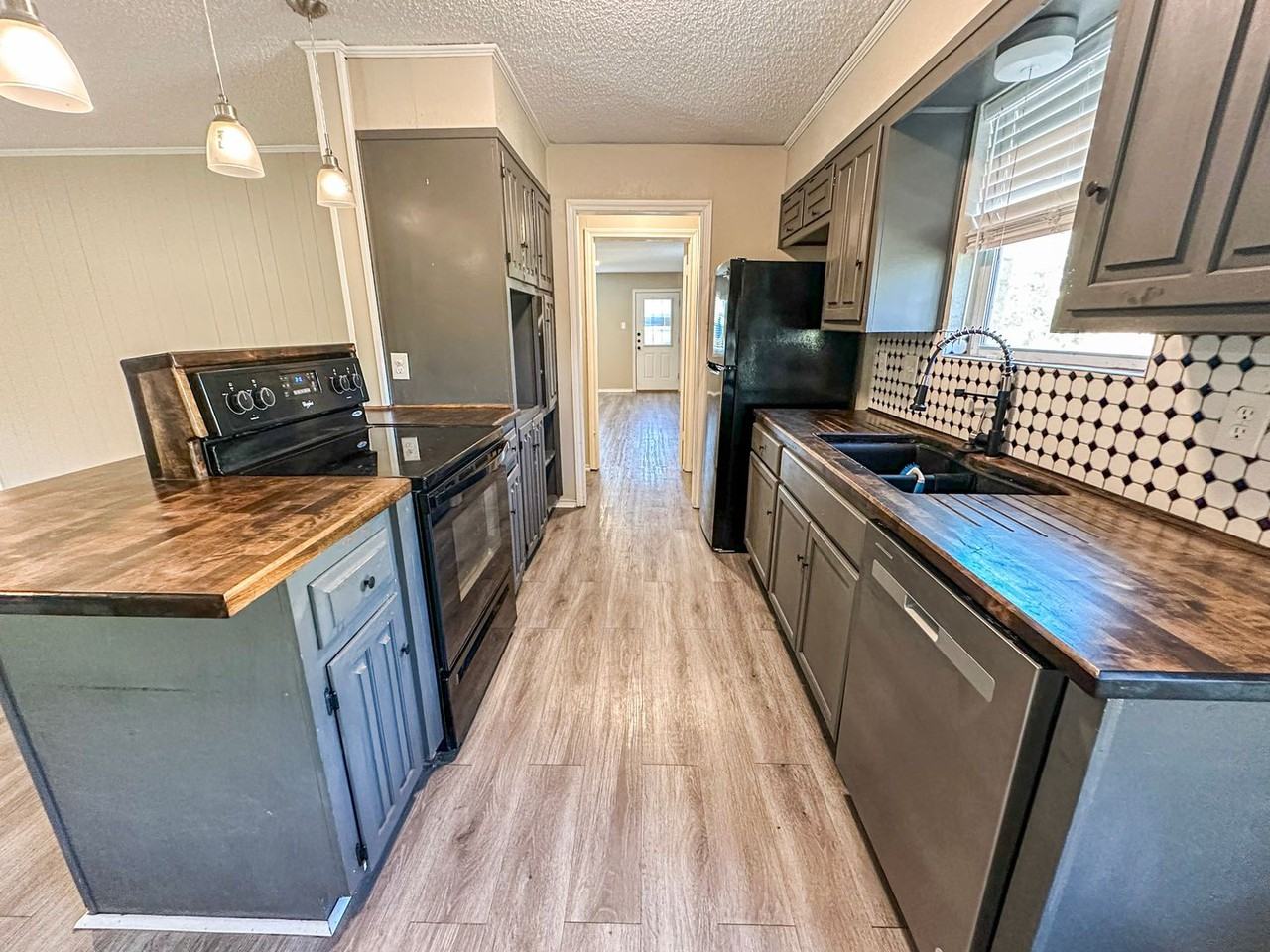 712 W Warren St - Photo 6 of 20