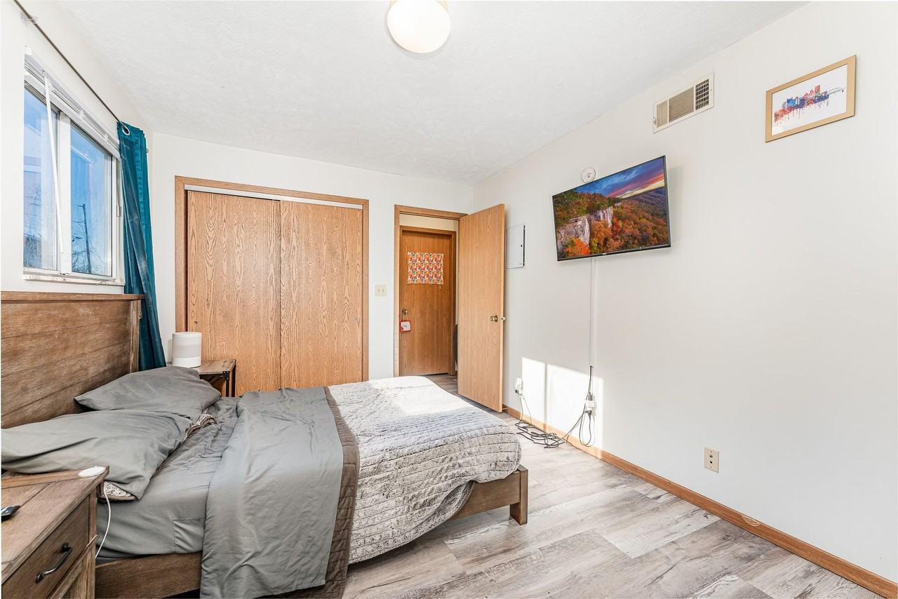 Alpine Apartments - Photo 6 of 41