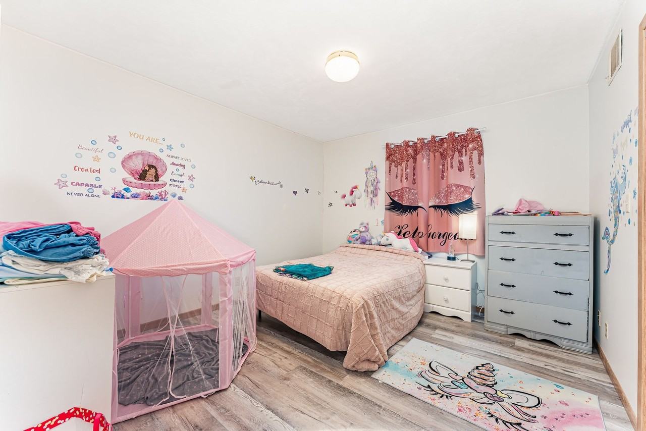 Alpine Apartments - Photo 7 of 41