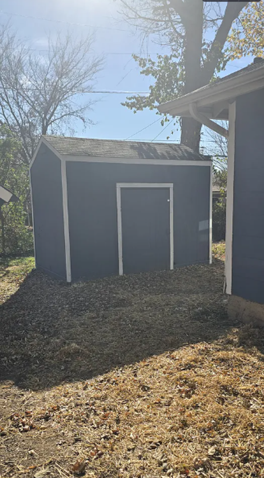 1834 E Monroe St - Photo 3 of 16