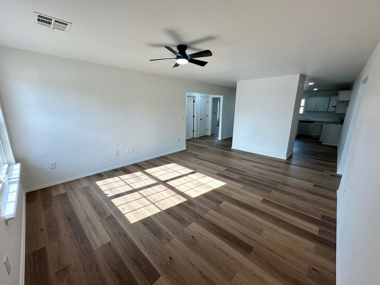 4613 Se 78th St - Photo 4 of 31