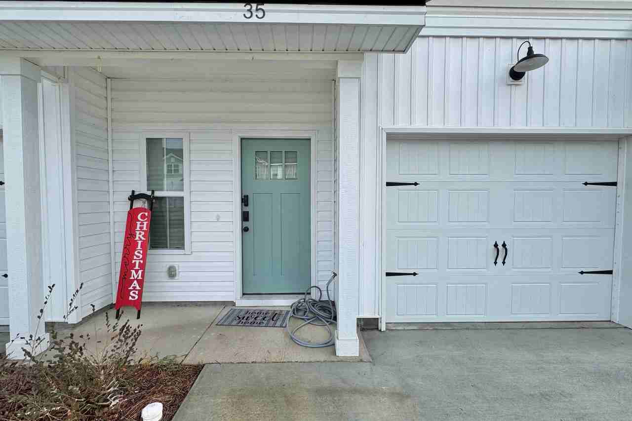 35 Beaumont Rd Dr - Photo 2 of 5