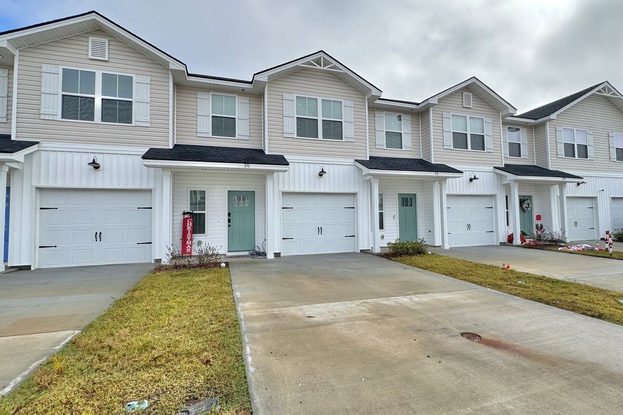 35 Beaumont Rd Dr - Photo 3 of 5