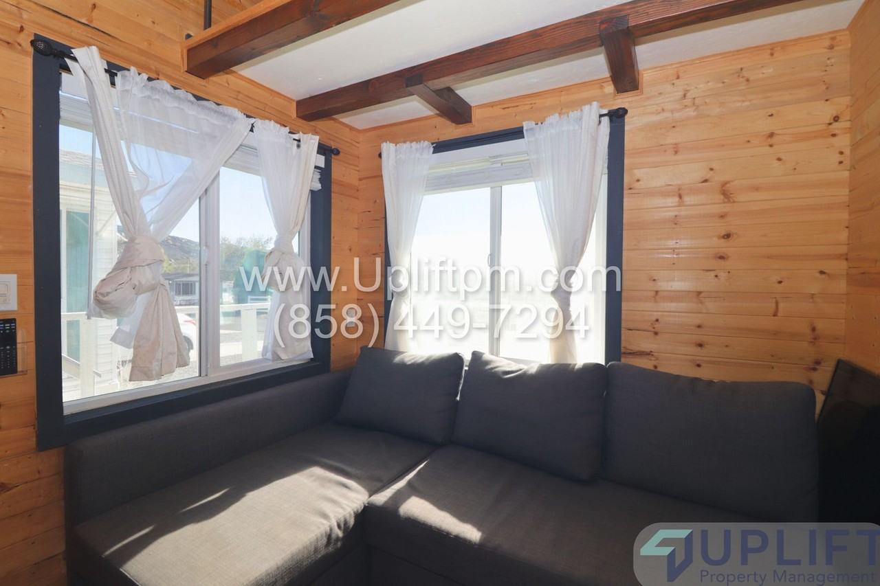 2030 Black Canyon Rd #6 - Photo 4 of 14