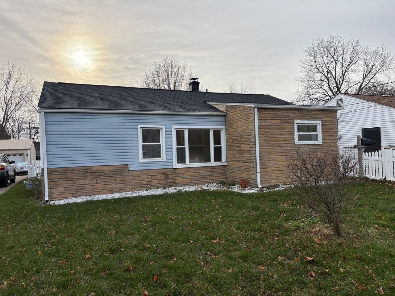 870 Geneva Ave - Photo 2 of 21