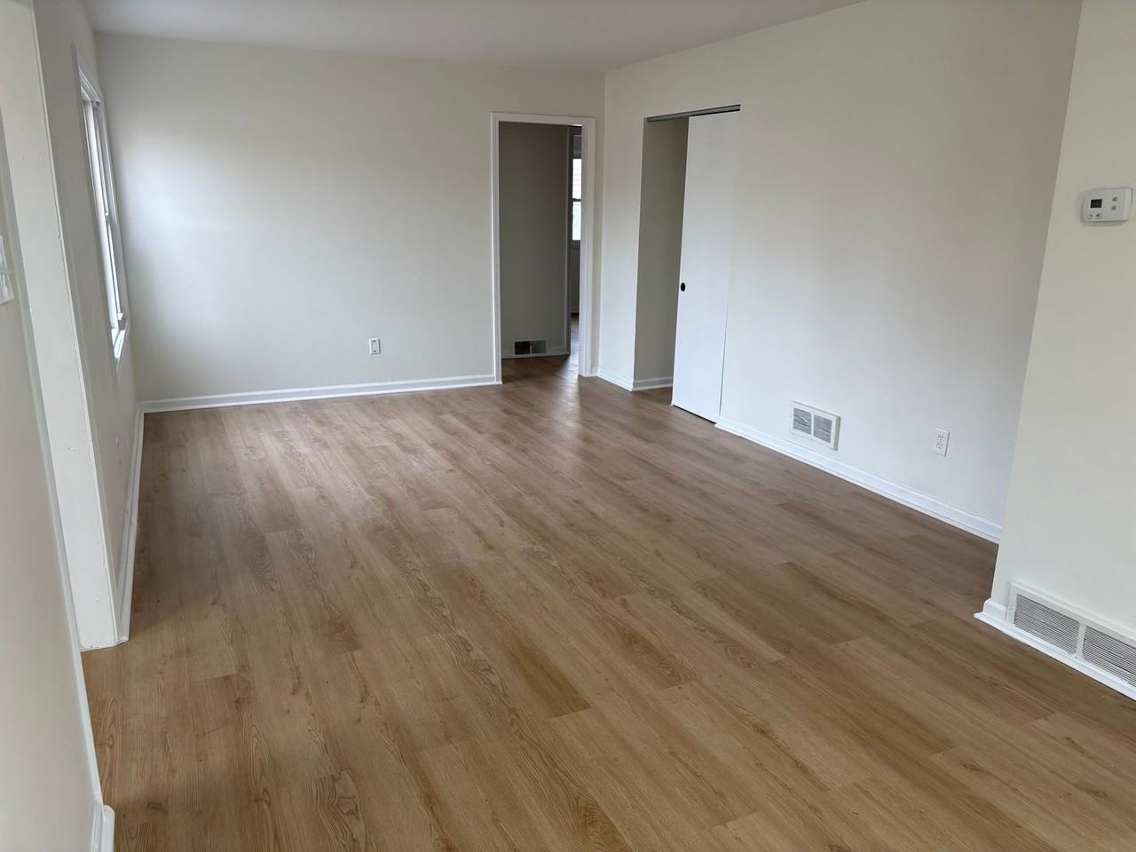 870 Geneva Ave - Photo 6 of 21