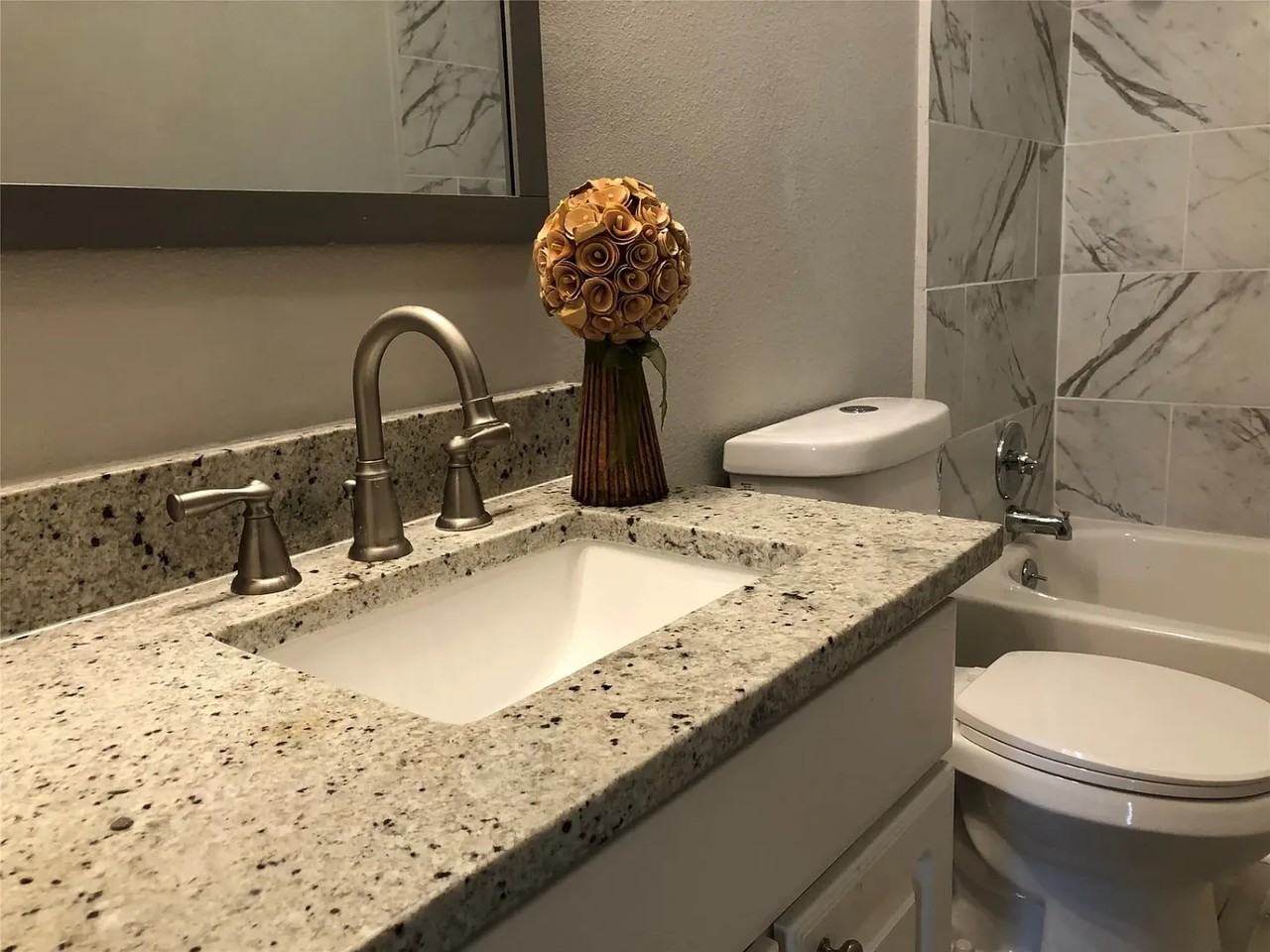 504 East Mason Street - Photo 4 of 7